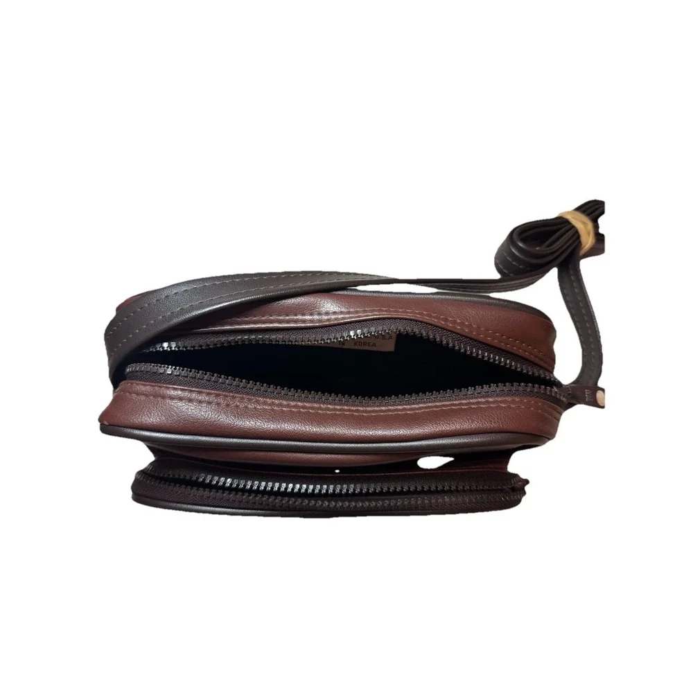 DM 10 By Diamond Leather Camera Bag- Fits Polaroid Sx-70 And Similar Camera